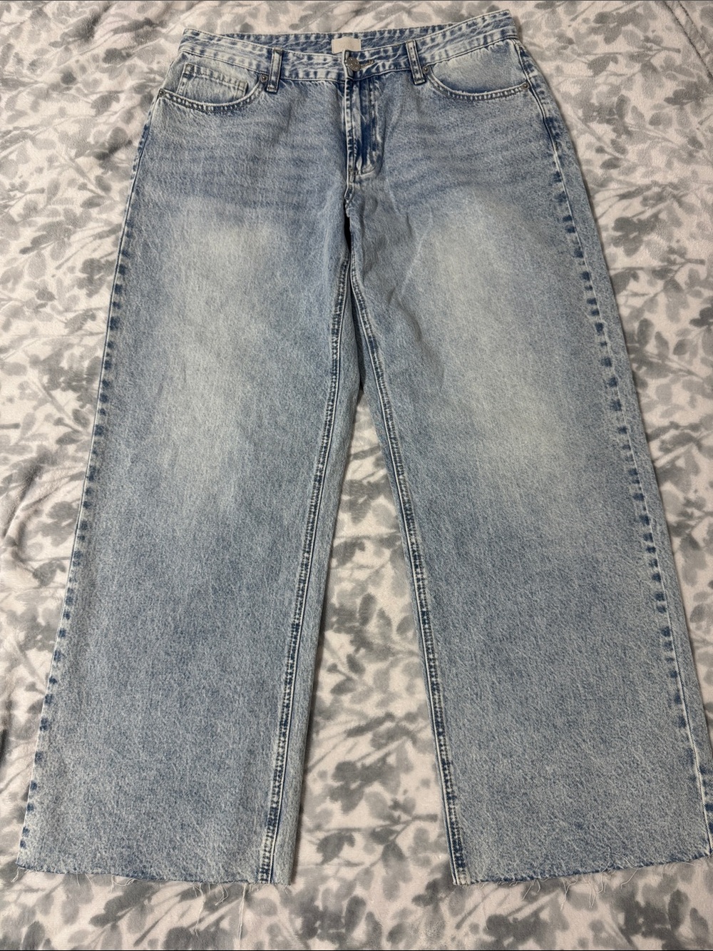Light Wash Wide-Leg Women's Jeans